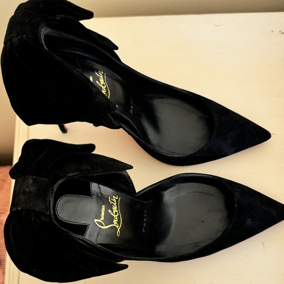 COPY - Christian Louboutin Rabakate Black Suede Pump with Bow - Picture 12 of 12